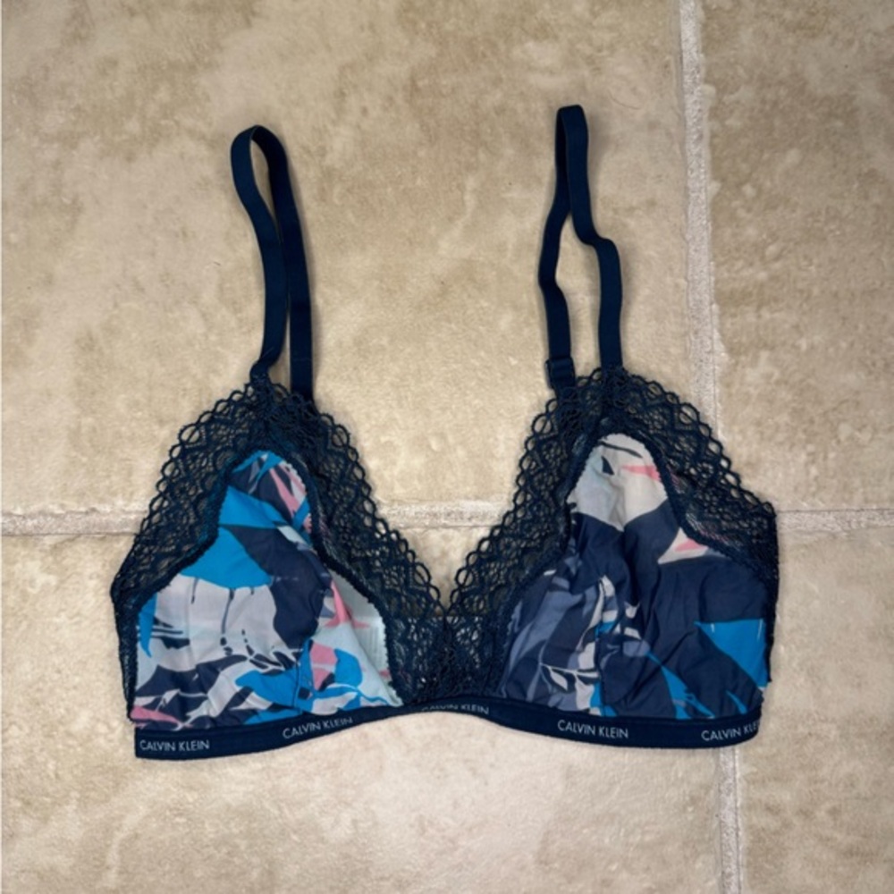 Calvin Klein Lace Bralette Sz. Small